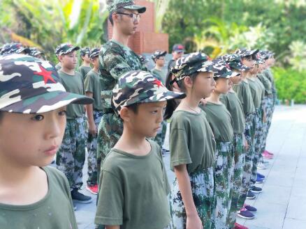 小(xiǎo)精英軍事(shì)夏令營、冬令營-練軍姿