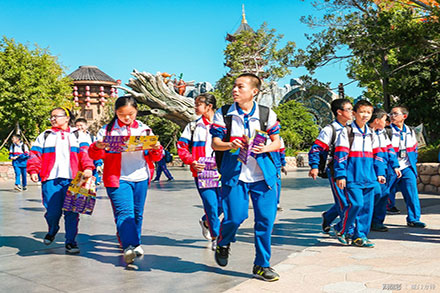 中小(xiǎo)學研學-集體(tǐ)參觀