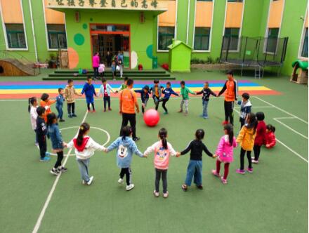體(tǐ)智能(néng)特訓營-圍成一(yī)個(gè)圈玩(wán)遊戲